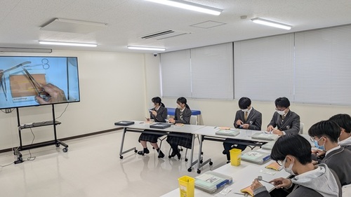 縫合実習の様子
