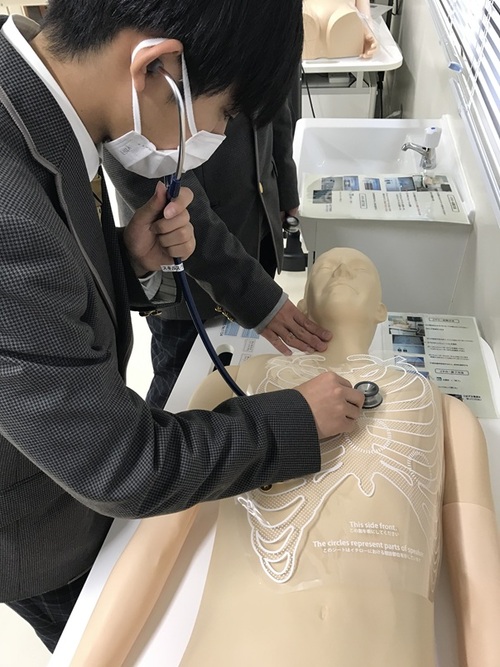 聴診実習の様子