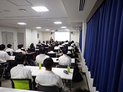 文学研究科 木津先生